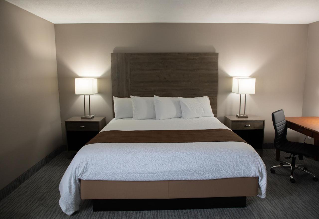 Lomira Inn And Suites 外观 照片