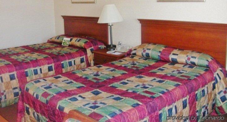 Lomira Inn And Suites 外观 照片