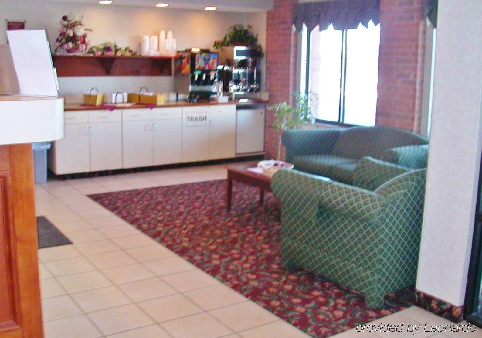 Lomira Inn And Suites 外观 照片